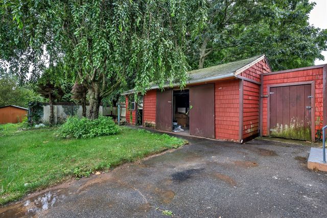 2 Clarendon St, Taunton, MA 02780