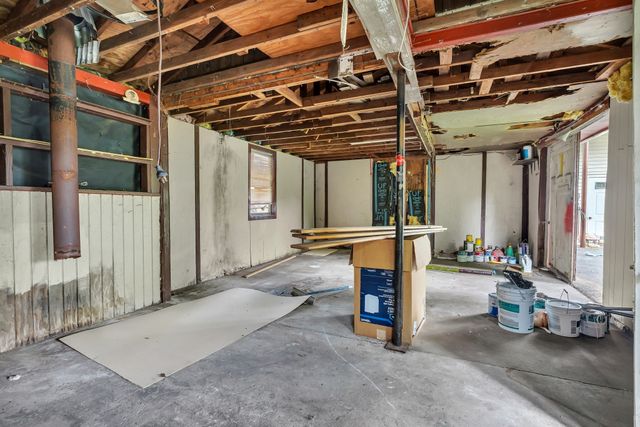 2 Clarendon St, Taunton, MA 02780