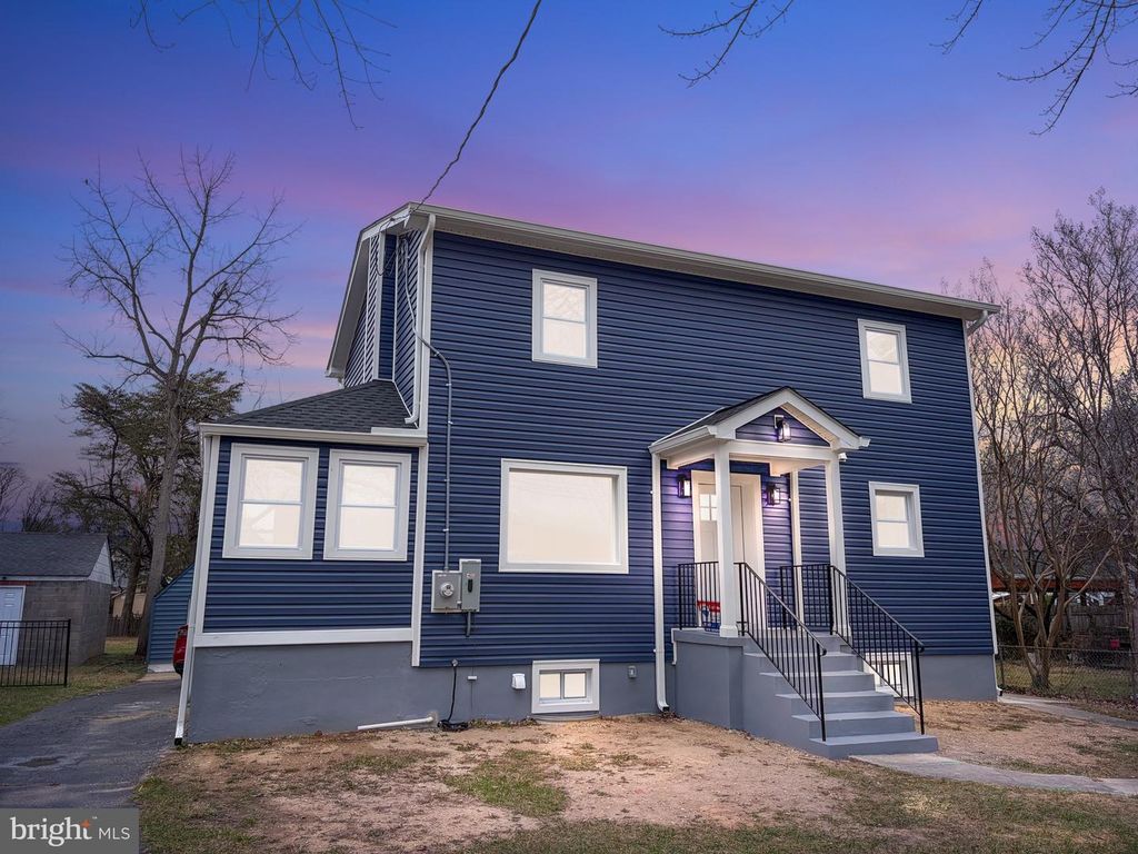 5010 PIERCE AVE, College Park, MD 20740