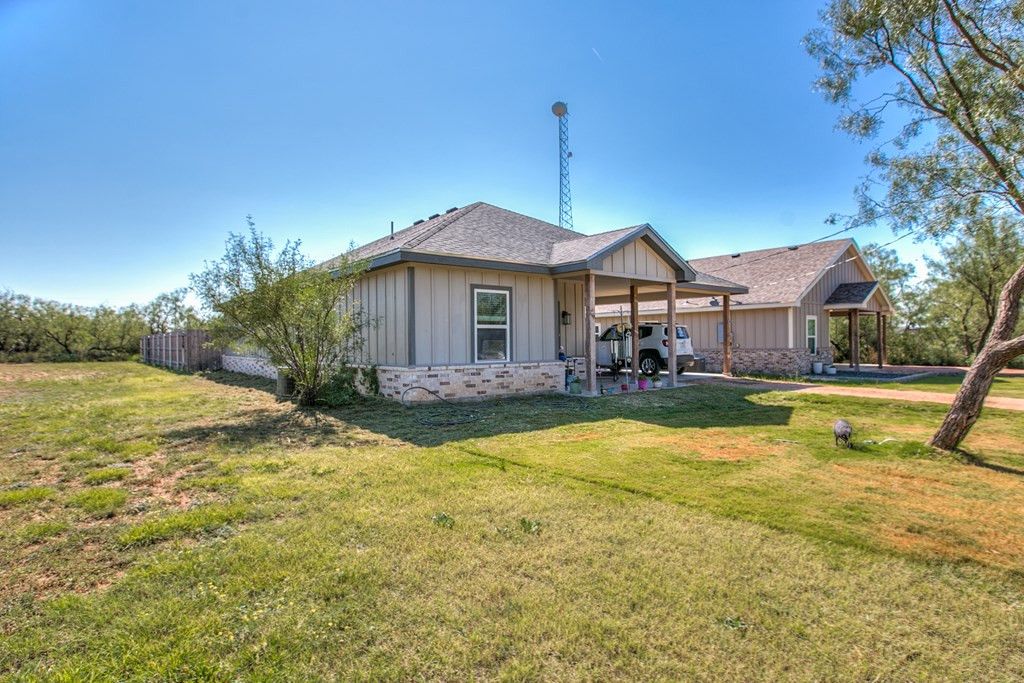 Image 3 of property listing at 11176 Houston Street, Carlsbad, TX 76934