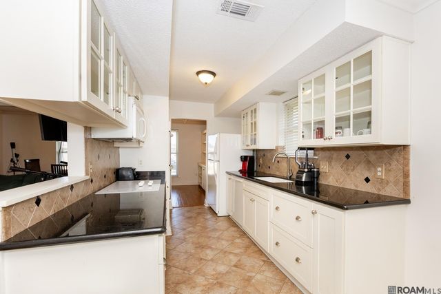 405 Yenni Drive, Kenner, LA 70065