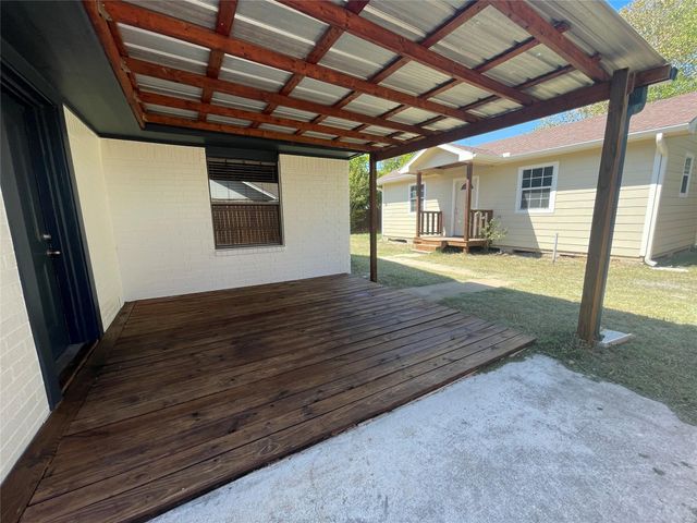 1303 Pendergrass ST, Lockhart, TX 78644