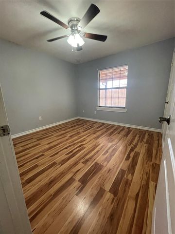 1303 Pendergrass ST, Lockhart, TX 78644