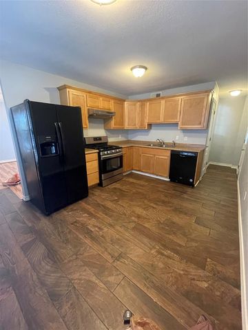 1303 Pendergrass ST, Lockhart, TX 78644