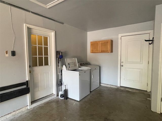 1303 Pendergrass ST, Lockhart, TX 78644