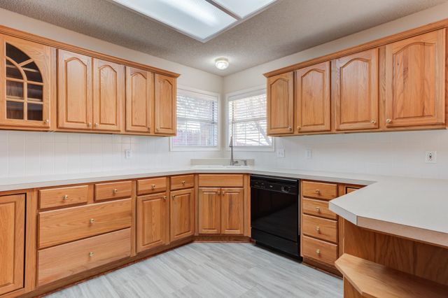 5914 88th Place, Lubbock, TX 79424