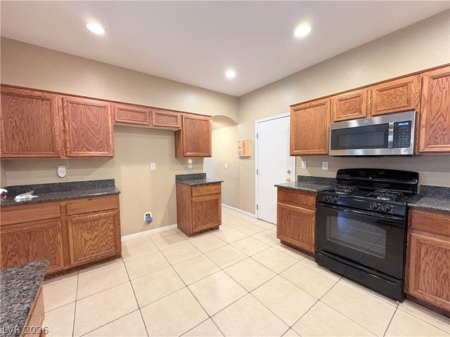 5014 Golden Antelope Way, Las Vegas, NV 89139