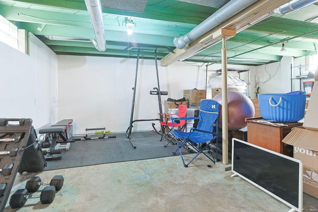 239 E Edgar Avenue, Mishawaka, IN 46545