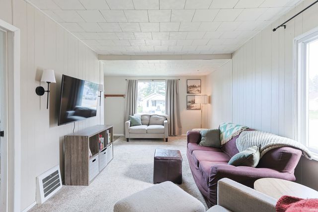 239 E Edgar Avenue, Mishawaka, IN 46545