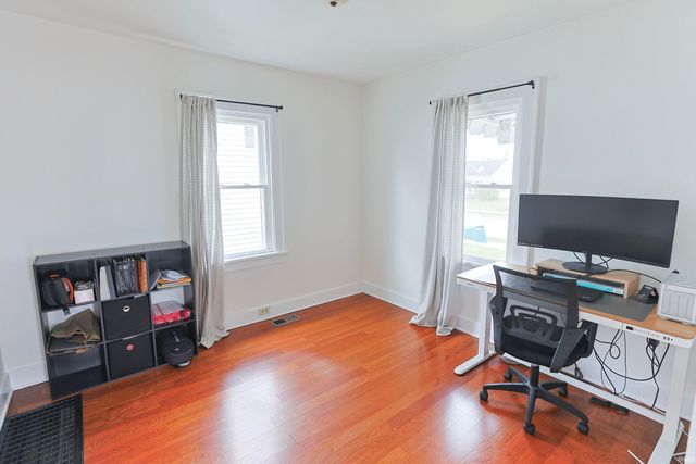 239 E Edgar Avenue, Mishawaka, IN 46545