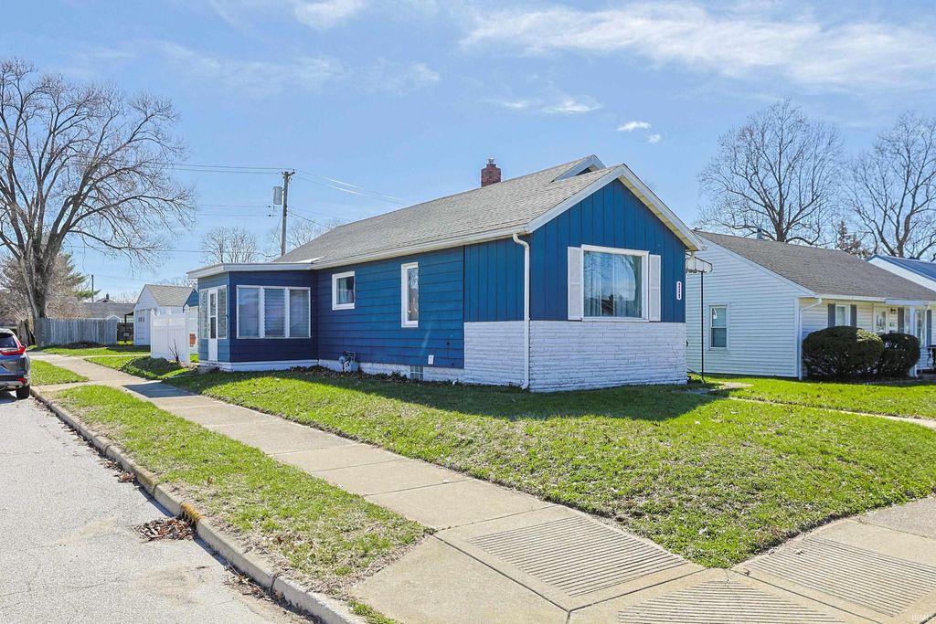 239 E Edgar Avenue, Mishawaka, IN 46545