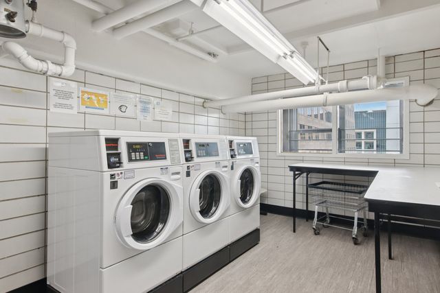 777 N Michigan Avenue 2906, Chicago, IL 60611