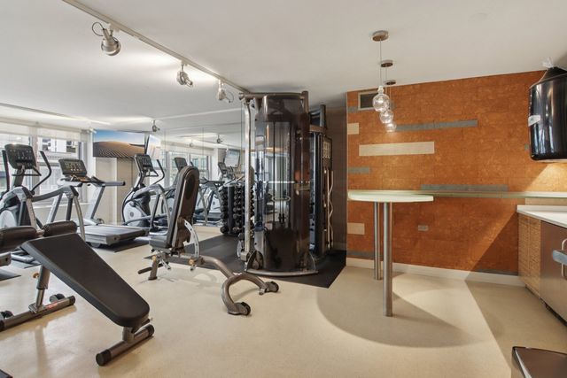 777 N Michigan Avenue 2906, Chicago, IL 60611