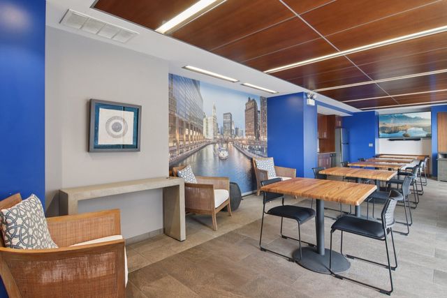 777 N Michigan Avenue 2906, Chicago, IL 60611