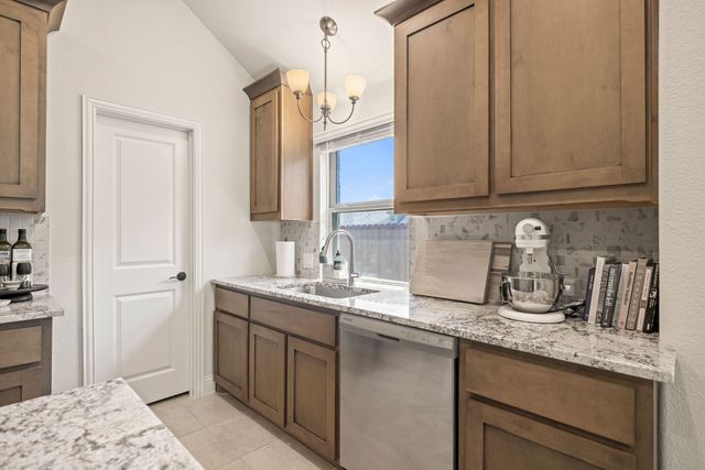 9105 Desert Flora Drive, Fort Worth, TX 76131