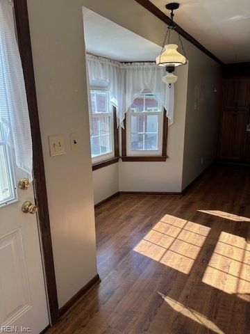 1925 Benefit RD, Chesapeake, VA 23322