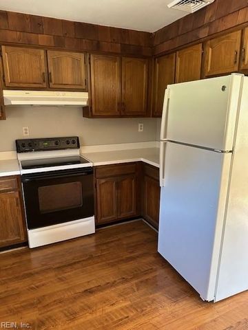 1925 Benefit RD, Chesapeake, VA 23322