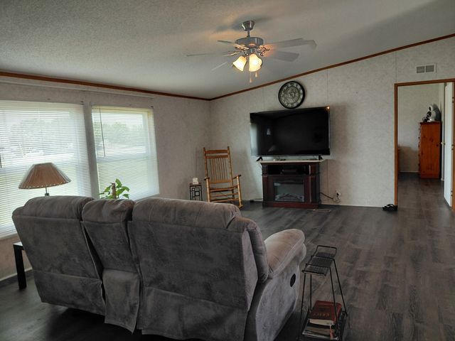 6141 County Road 593, Nevada, TX 75173