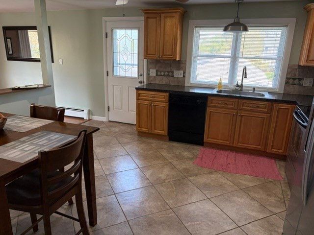 85 Kalmar St, Worcester, MA 01606