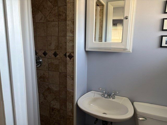 85 Kalmar St, Worcester, MA 01606