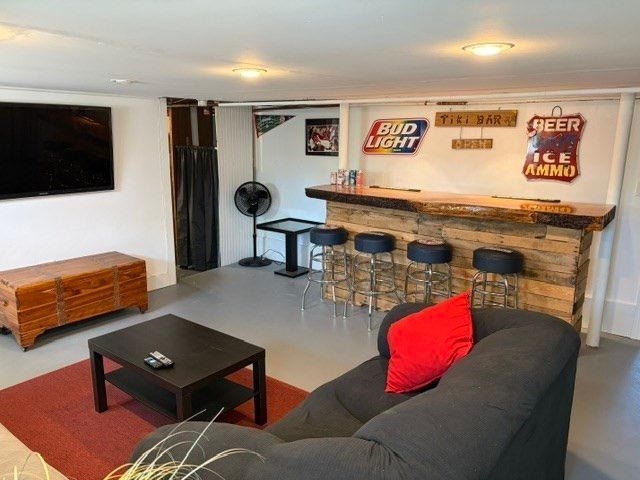 85 Kalmar St, Worcester, MA 01606