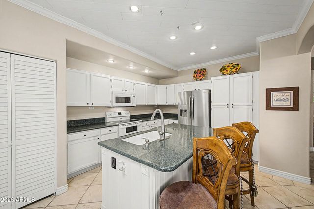 9032 W PORT ROYALE Lane, Peoria, AZ 85381