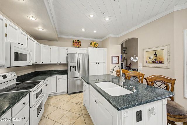 9032 W PORT ROYALE Lane, Peoria, AZ 85381