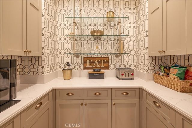 634 Cedar Glen Drive, Big Bear City, CA 92314