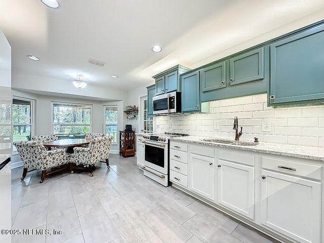 12777 DOGWOOD HILL Drive, Jacksonville, FL 32223