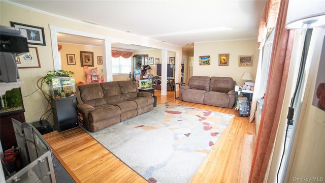 208 Woodhampton Drive, White Plains, NY 10603