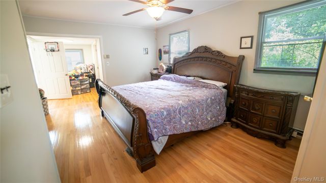 208 Woodhampton Drive, White Plains, NY 10603