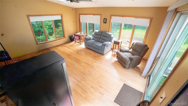 208 Woodhampton Drive, White Plains, NY 10603