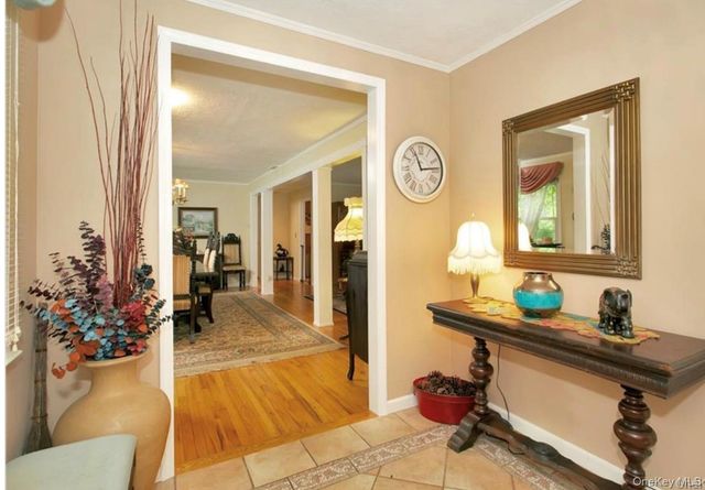 208 Woodhampton Drive, White Plains, NY 10603