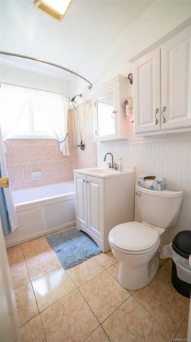 208 Woodhampton Drive, White Plains, NY 10603