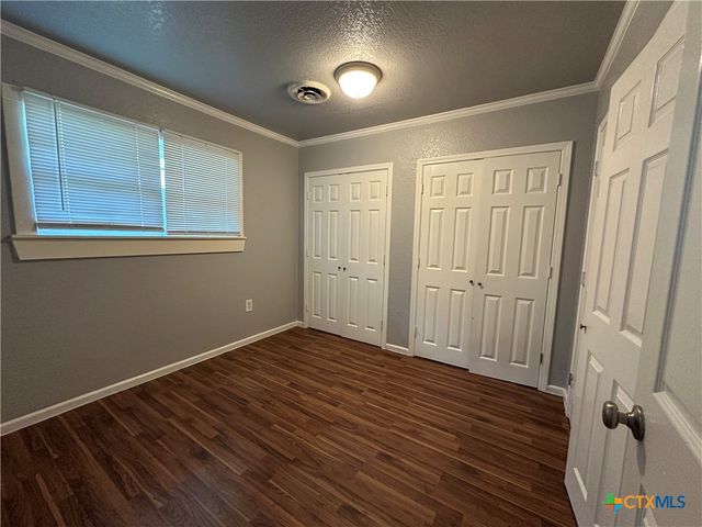 1302 Canary Lane, Seguin, TX 78155
