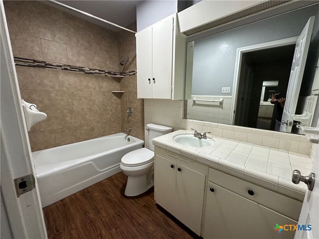 1302 Canary Lane, Seguin, TX 78155