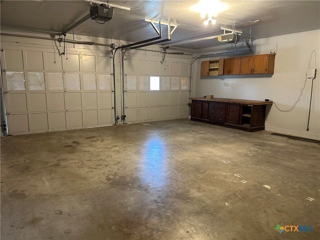 1302 Canary Lane, Seguin, TX 78155