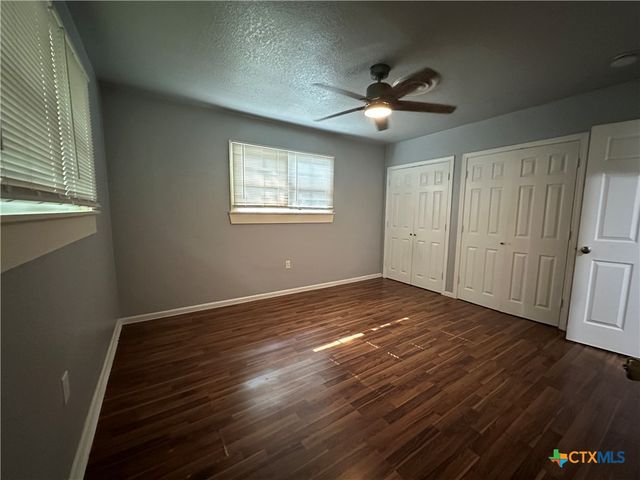 1302 Canary Lane, Seguin, TX 78155