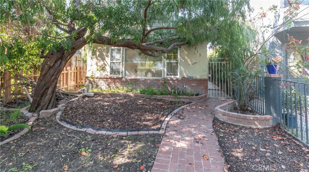 2913 W Chandler Boulevard, Burbank, CA 91505 — exterior