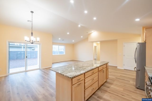 2037 Waterford St SE, Albany, OR 97322