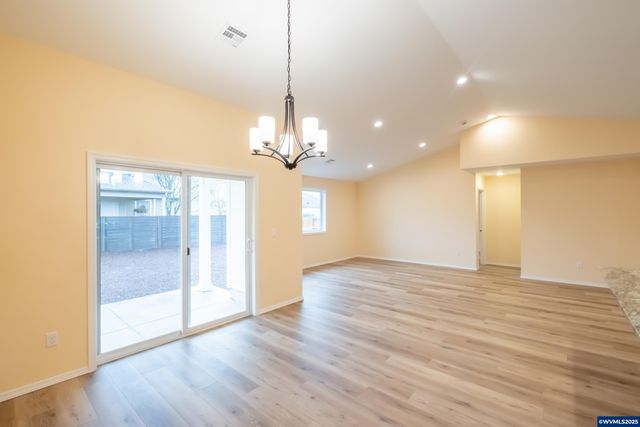 2037 Waterford St SE, Albany, OR 97322