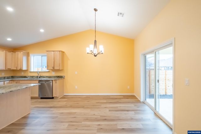 2037 Waterford St SE, Albany, OR 97322