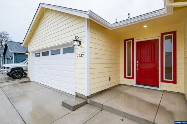 2037 Waterford St SE, Albany, OR 97322