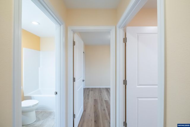 2037 Waterford St SE, Albany, OR 97322