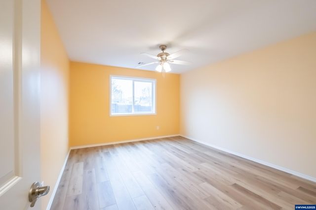 2037 Waterford St SE, Albany, OR 97322