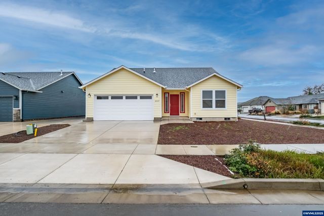 2037 Waterford St SE, Albany, OR 97322