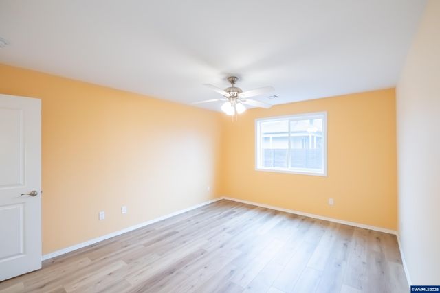 2037 Waterford St SE, Albany, OR 97322