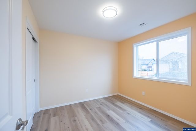 2037 Waterford St SE, Albany, OR 97322