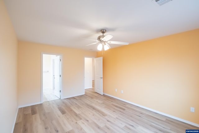 2037 Waterford St SE, Albany, OR 97322