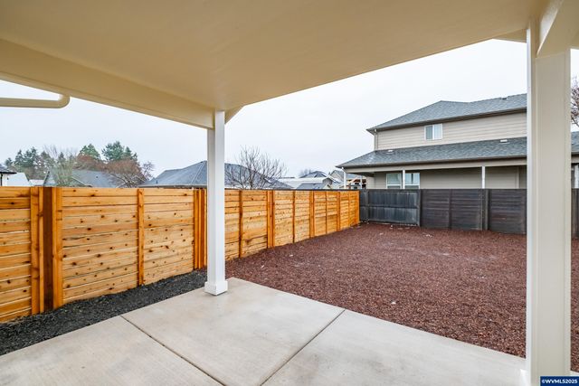 2037 Waterford St SE, Albany, OR 97322